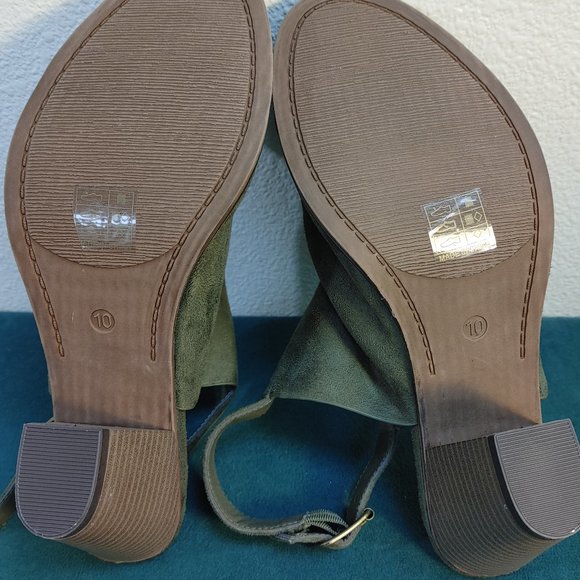 OPEN TOE FAUX SUEDE OLIVE GREEN TONE SANDALS BY  MATA SIZE 10 - Picture 6 of 11